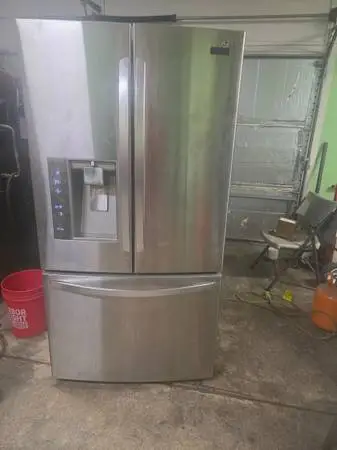 LG 27 cubic feet stainless steel french door REFRIGERATOR
