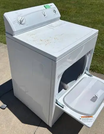 Kenmore by Whirlpool Electric Dryer  7cu ft with Hamper Door