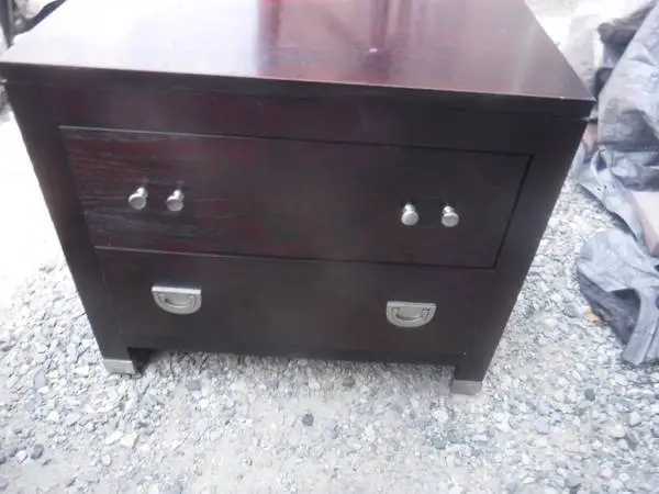 Modern 2 Drawer Nightstand.