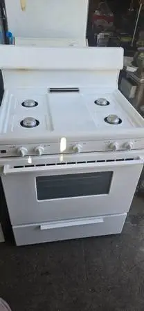 FRIGIDAIRE 30 INCHES WIDE FREE STANDING GAS RANGE WARRANTY N DELIVERY