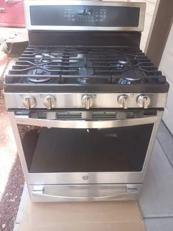 Gas Stove and Oven, Like New
