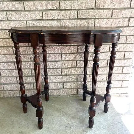 Vintage Side/Entry/End/Console Table Fluted Six-Leg Scalloped Edge Top