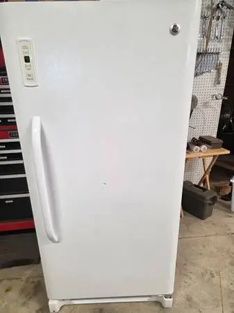 GE UPRIGHT FREEZER