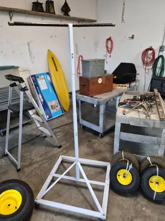 HEAVY DUTY ROLLING CLOTHES RACK