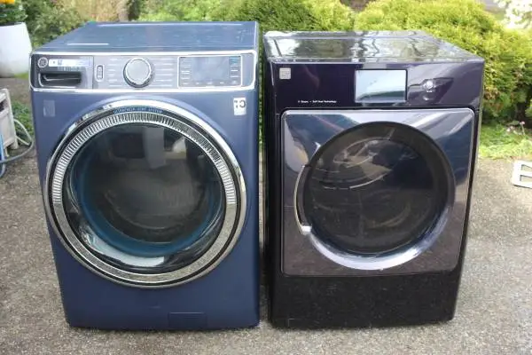 Washer and Electric Dryer set