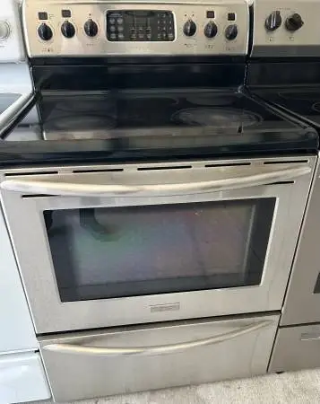 Frigidaire Stainless Ceramic Range