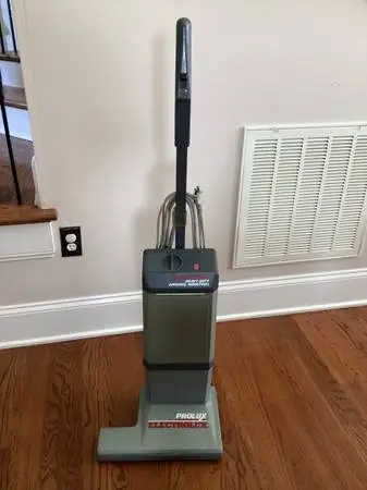 Electrolux Prolux Heavy Duty Commercial Upright Vacuum Cleaner+Bag