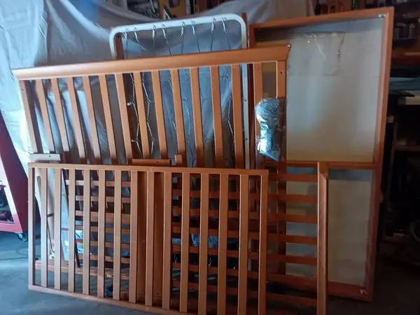 Crib/toddler bed