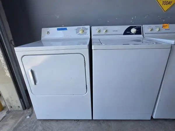 Washer and electric dryer set Hotpoint brand