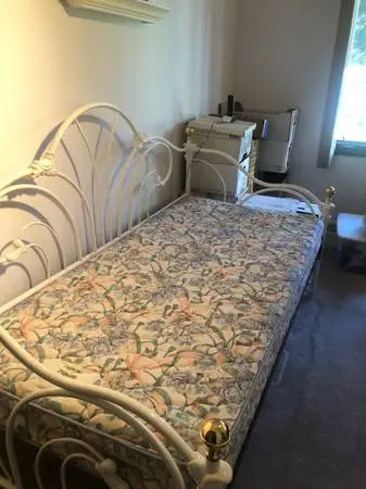 White Metal Day Bed
