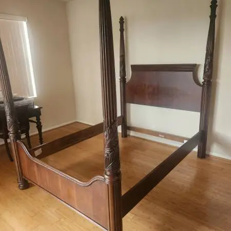 Bedroom furniture / Very clean