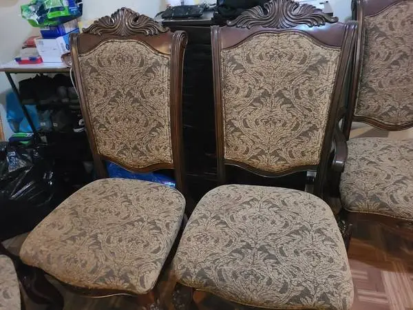 Set of 6 dining chair- BEAUTIFUL LIKE NEW CONDITION