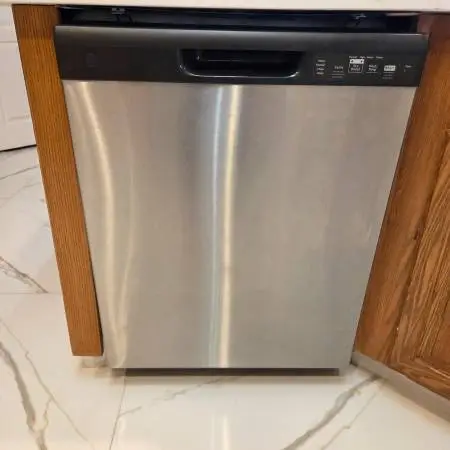 GE Dishwasher - excellent condition