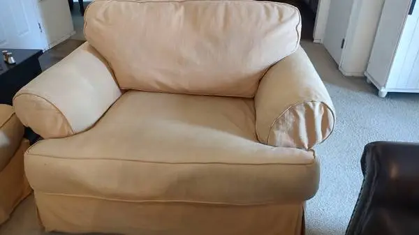 FURNITURE CHAIR COMFY & NATURAL & CAN FALL ASLEEP IN THIS