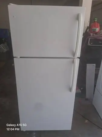 Electroluxe Apartment Size Fridge