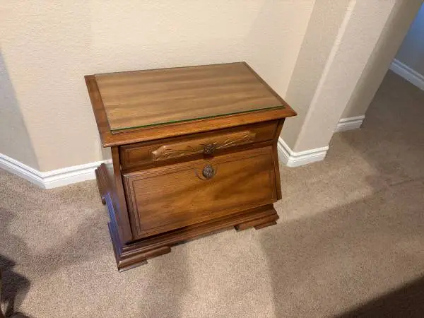 Broyhill side chest