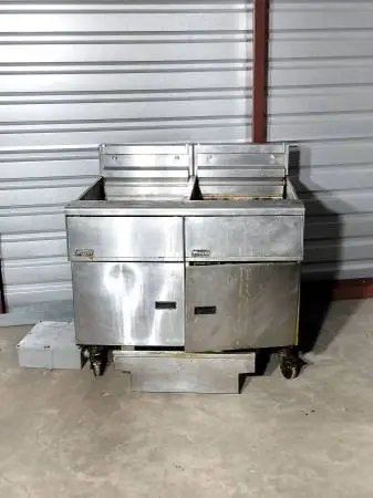 Pitco Dual Electric Fryer w Filter Drawer