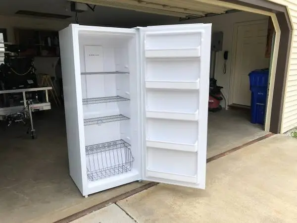 FRIDGIDARE Stand up Freezer 20 Cubicfeet