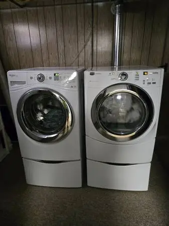 Washer & Gas Dryer with Pedestals
