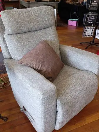 Grey Lazboy Recliner>New Arrivals
