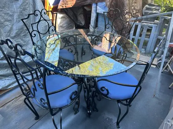 BEAUTIFUL HIGH END ORNATE THICK 6PC IRON PATIO SET CAN DELIVER LOCAL IF NEEDED