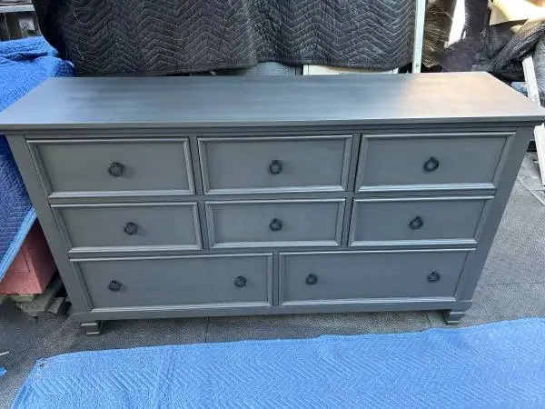LIKE NEW QUALITY WOODEN HIGH CAPACITY DRESSER CAN DELIVER LOCAL IF NEEDED