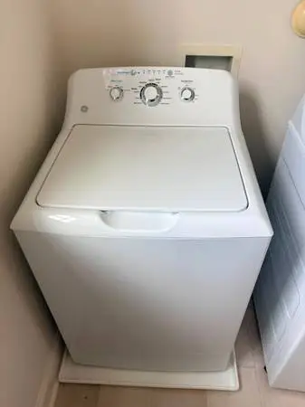 GE washer and dryer set 325$