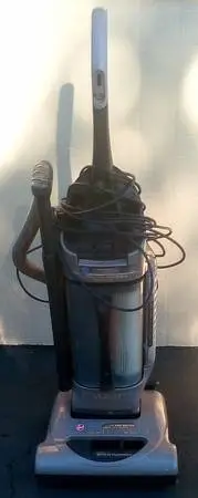 HOOVER WIND TUNNEL UPRIGHT VACUUM CLEANER EX. COND. PAID $200 SELL $30