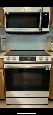 Samsung Range & Microwave - Like New