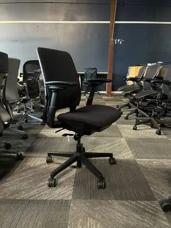 BLACK PATTERN ~~ STEELCASE AMIA