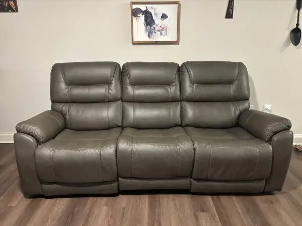 MotoMotion Drake Triple Power Reclining Sofa
