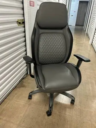 *** Big & Tall - Office Chair - New ***
