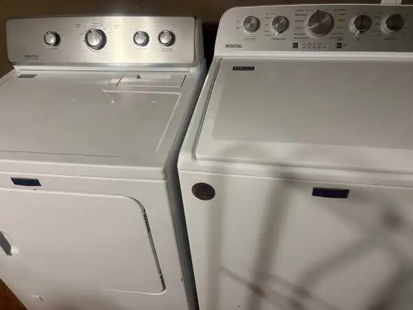 WASHER AND DRYER NEWER WORKS GREAT CAN DELIVER