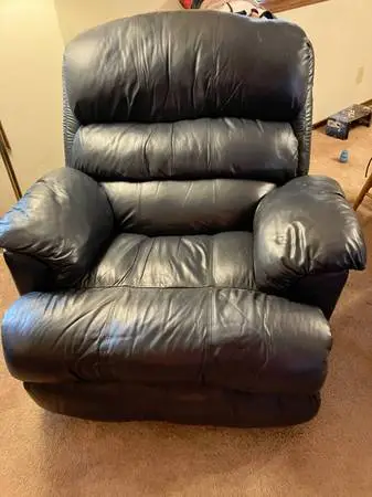 Comfortable Navy Blue Leather Recliner