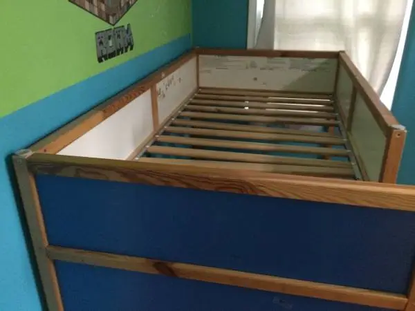 Loft bed
