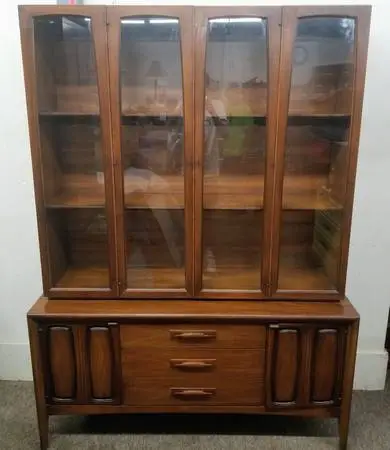 Mid Century Broyhill China Cabinet / Buffet / TV Stand