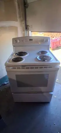 *~ GE White Range (Stove /Oven) ~* Can deliver