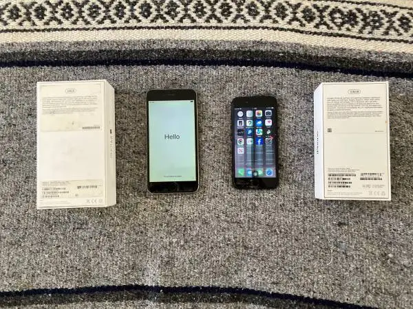 FOR PARTS: Apple iPhone SE 2nd Gen OR iPhone 6 Plus Need New Screens
