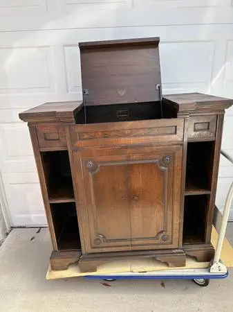 Victrola Cabinet - VE8 35X model cabinet only