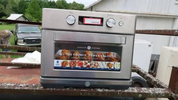 GE AIR FRYERS 50.00 (MAKE OFFER THEY NEED A NEW HOME)