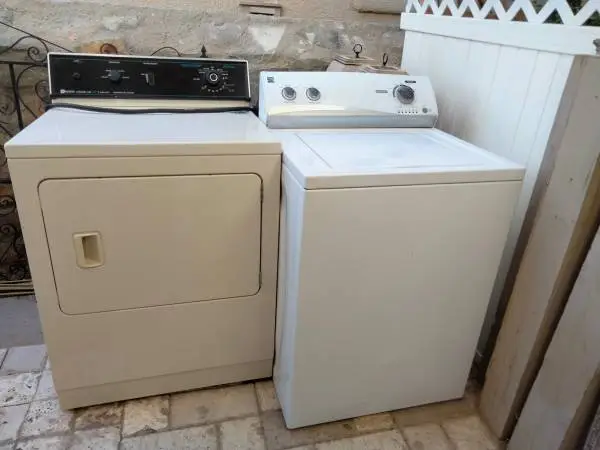 WASHER AND DRYER SECADORA/LAVADORA