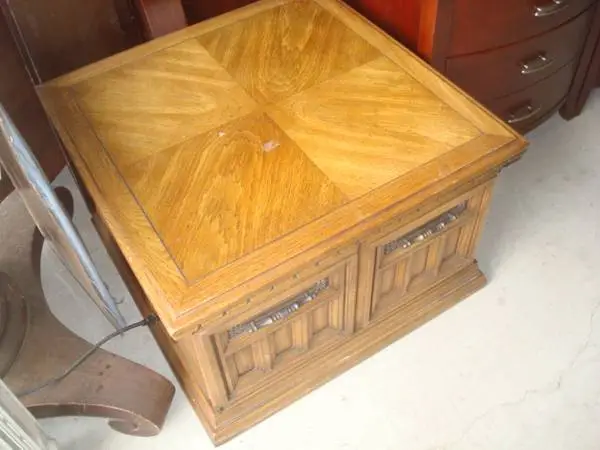nice sq stand,