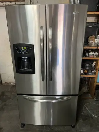 GOOD CON. AMANA STAINLESS STEEL BOTTOM FREEZER FRIDGE 25 0 CUFT