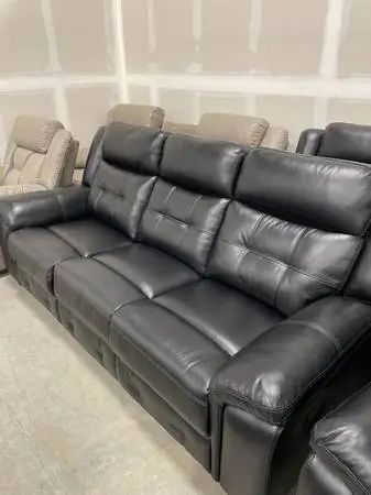 Handful of new SOFAS left - need to sell!!