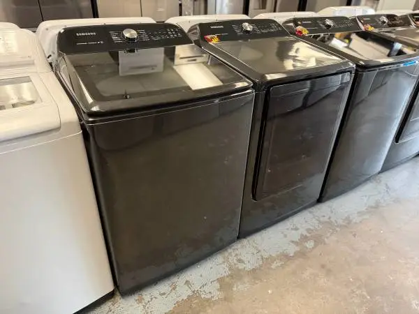 Samaung washer 5.0 u ft and dryer gas set