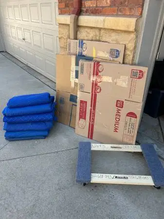 *** Moving Boxes, Blankets, Dolly ***