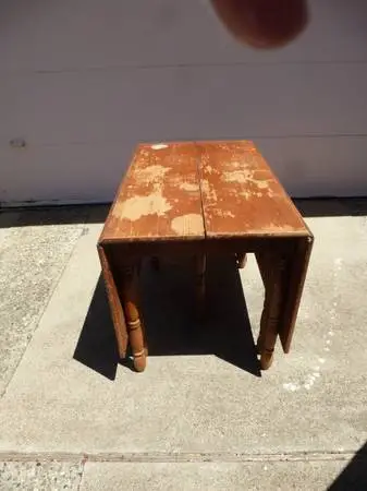 Vintage extendable drop leaf table