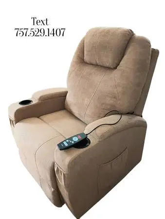PRACTICALLY NEW!! Recliner Chair Lift Chair w/Remote Adjustable Reclin