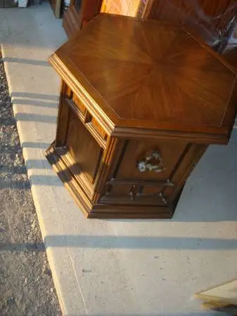 octagon stand,