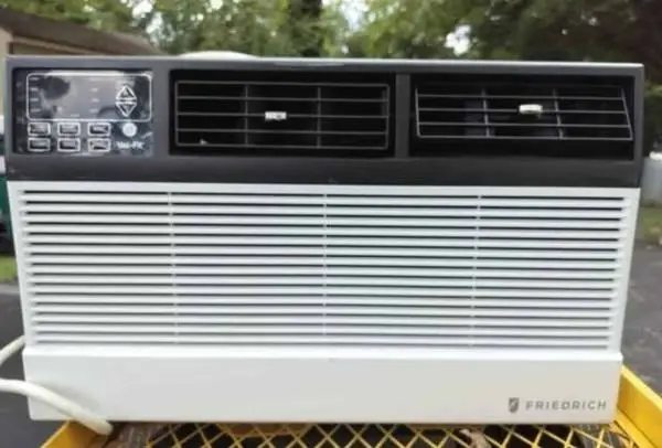 Frederich 8000 BTU* WALL* Air conditioner